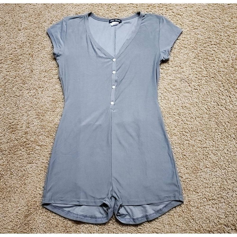 Not Tired Short Sleeve Gray Romper -E - Picture 4 of 7